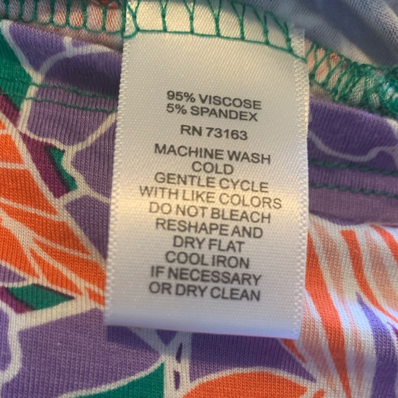 Spense (XL) Maxi/ Floral Short Sleeve Dress w/round neck & slit on bottom left - Picture 6 of 6